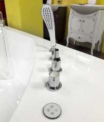 Акриловая ванна Gemy G9080 O