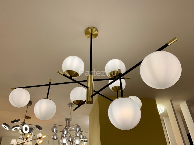 Потолочная люстра Maytoni MOD048PL-09G