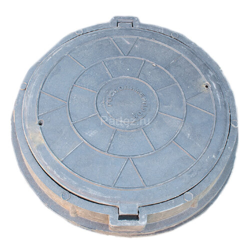 Люк полимерный легкий с замками, 70 кН