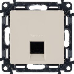 Розетка компьютерная 1-м Valena Life RJ45 кат.5E UTP с лицев. панелью механизм сл. кость Leg 753540